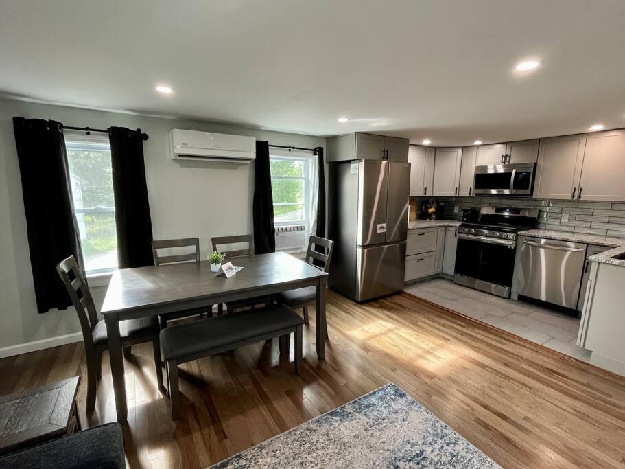 2 Bed Berkshire Getaway @ Stephentown Hotel מראה חיצוני תמונה